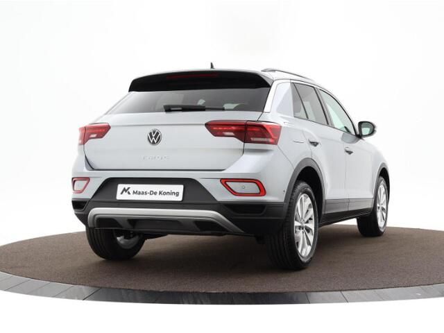 Volkswagen T-Roc Life Edition 1.0 TSI 116 pk 6 versn. Hand · Airconditioning automatisch, 2-zone (climatronic) · Multimedia pakket ·