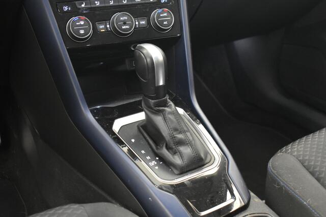 Volkswagen T-Roc 1.5 TSI Sport busines R Automaat Navi Carplay Stoelverw. Adapt. Cru
