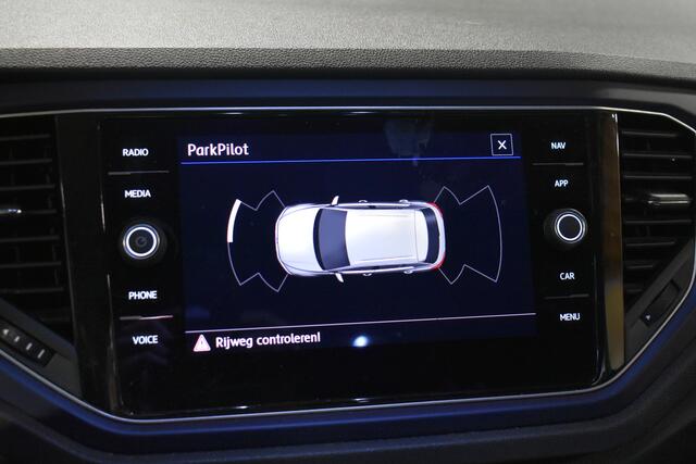 Volkswagen T-Roc 1.5 TSI Sport busines R Automaat Navi Carplay Stoelverw. Adapt. Cru