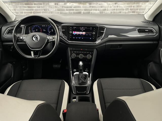 Volkswagen T-Roc 1.5 TSI Sport | LED | Trekhaak | Carplay | Camera | PDC