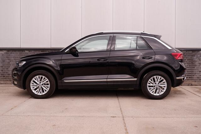 Volkswagen T-Roc 1.5 TSI Sport | LED | Trekhaak | Carplay | Camera | PDC