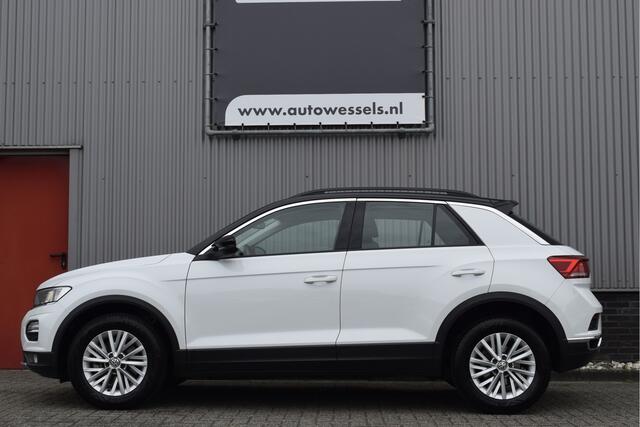 Volkswagen T-Roc 1.0 TSI Style Adaptive cruise, Trekhaak, Navi, Carplay