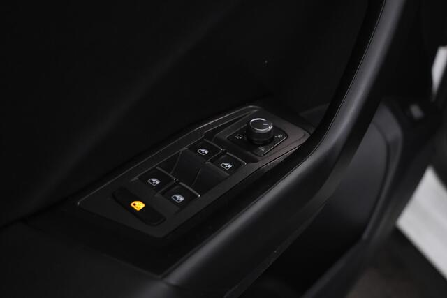 Volkswagen T-Roc 2.0 TDI Sport Automaat, Panorama, Leer, Climate,