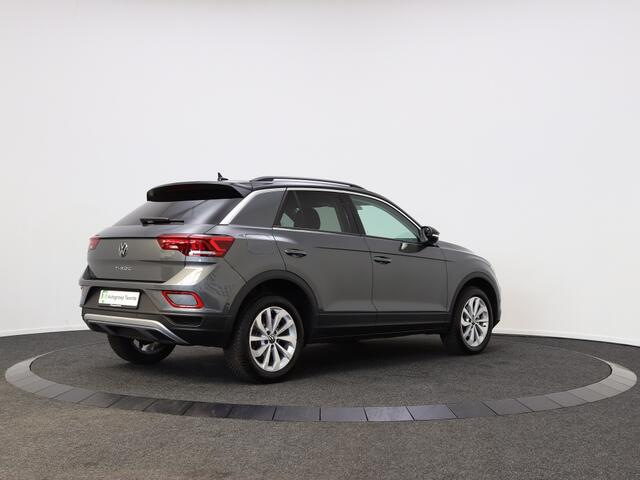 Volkswagen T-Roc 1.5 TSI Life Bns | Private Lease 639,- | Navigatie | Camera | K
