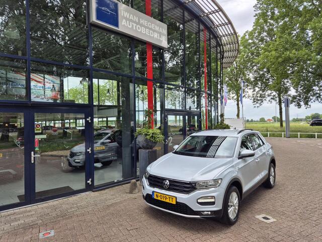 Volkswagen T-Roc 1.0 TSI Style | PDC voor en achter | Achteruitrijcamera | LM Velgen | Airco | Cruise Controle