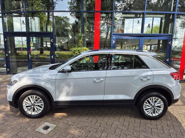 Volkswagen T-Roc 1.0 TSI Style | PDC voor en achter | Achteruitrijcamera | LM Velgen | Airco | Cruise Controle