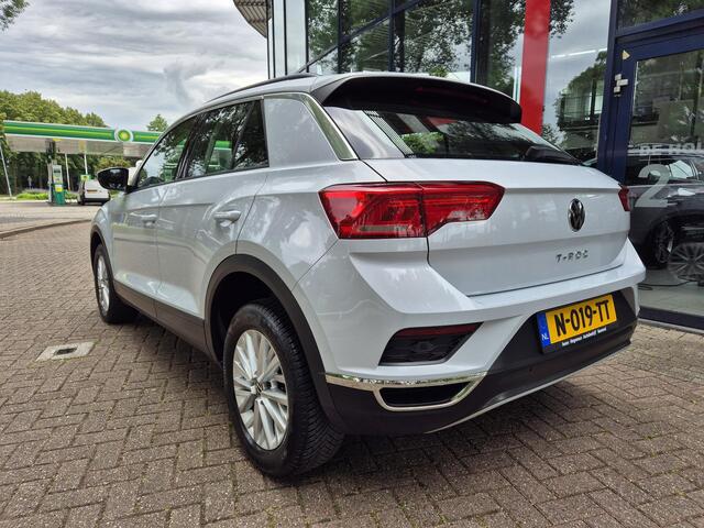 Volkswagen T-Roc 1.0 TSI Style | PDC voor en achter | Achteruitrijcamera | LM Velgen | Airco | Cruise Controle