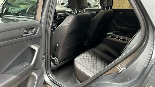 Volkswagen T-Roc 1.5 TSI R-Line Business+ Trekhaak 19 Inch