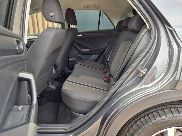 Volkswagen T-Roc 1.0 TSI Style Business | Matrix | Trekhaak | BTW | Camera