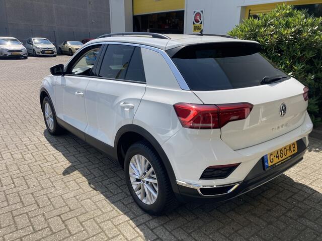 Volkswagen T-Roc 1.5 TSI Style 15PK All Season banden