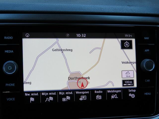 Volkswagen T-Roc 1.5 TSI 150PK STYLE / Camera / Navi / Elec.achterklep / Adap.cruise / BOVAG garantie