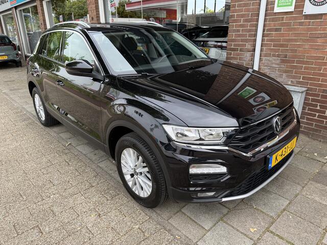 Volkswagen T-Roc 1.0 TSI Style Business | navigatie | cruise control | parkeer sensoren |