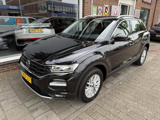 Volkswagen T-Roc 1.0 TSI Style Business | navigatie | cruise control | parkeer sensoren |