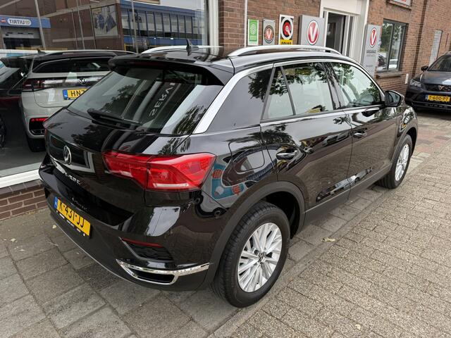 Volkswagen T-Roc 1.0 TSI Style Business | navigatie | cruise control | parkeer sensoren |