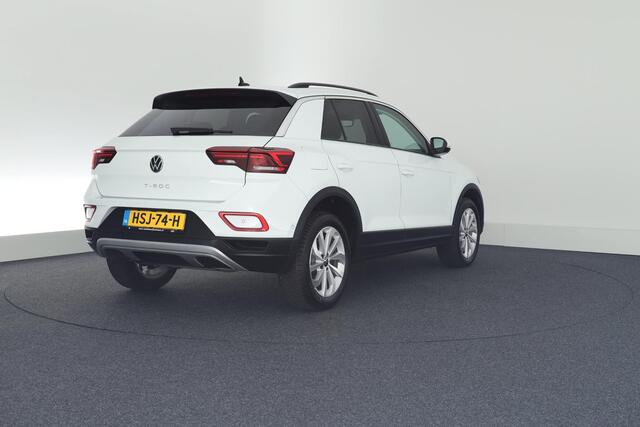 Volkswagen T-Roc 1.5 TSI 150pk DSG Life Edition Keyless Camera Stoelverwarming Navigatie