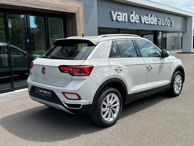 Volkswagen T-Roc 1.5 TSI 150pk DSG Style Carplay | Camera | Keyless | Elek. Achterklep | Rijklaar incl. garantie