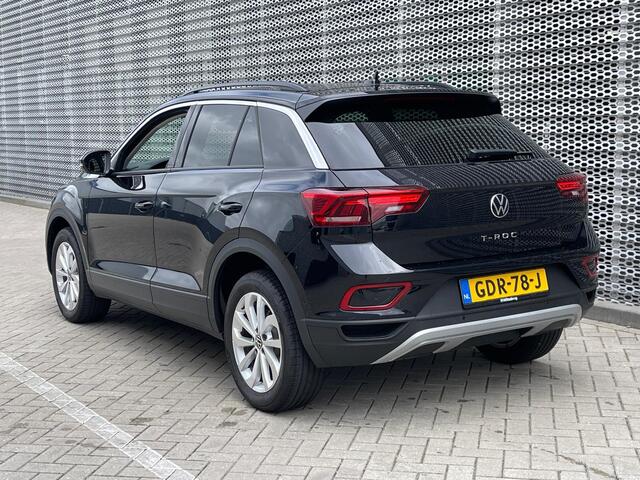 Volkswagen T-Roc 1.0 TSI 110PK Life Edition / Achteruitrijcamera / App Connect / Getint Glas / 17'' LMV / VW
