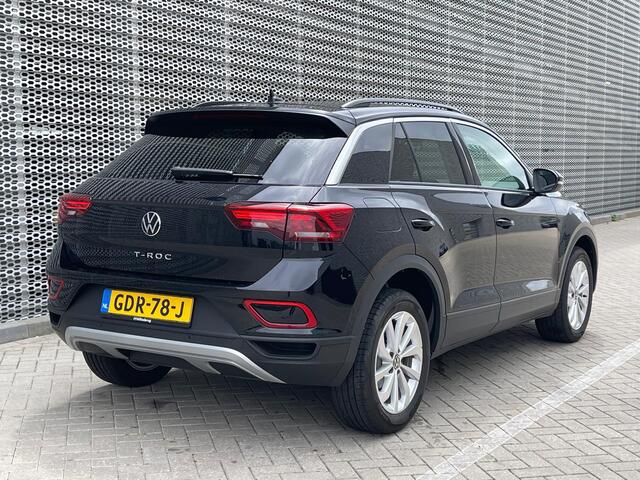 Volkswagen T-Roc 1.0 TSI 110PK Life Edition / Achteruitrijcamera / App Connect / Getint Glas / 17'' LMV / VW