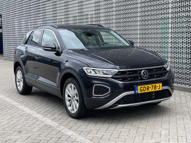 Volkswagen T-Roc 1.0 TSI 110PK Life Edition / Achteruitrijcamera / App Connect / Getint Glas / 17'' LMV / VW