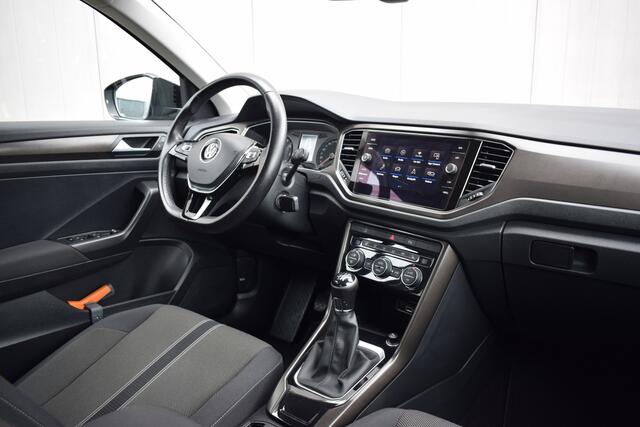 Volkswagen T-Roc 1.5 TSi 150pk Sport LED | Carplay | ECC | Full Map Navi | Adap. Cruise | Volledig Onderhouden!!