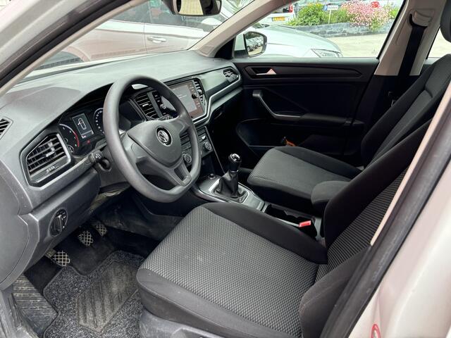 Volkswagen T-Roc 1.0 TSI 1STE EIG / TREKHAAK / AIRCO / CARPLAY / ELEK RAMEN / NL-AUTO