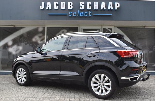 Volkswagen T-Roc 1.5 TSI Style Automaat / Navigatie / Adap. Cruise / Trekhaak / Camera / PDC v+a / 17" LM