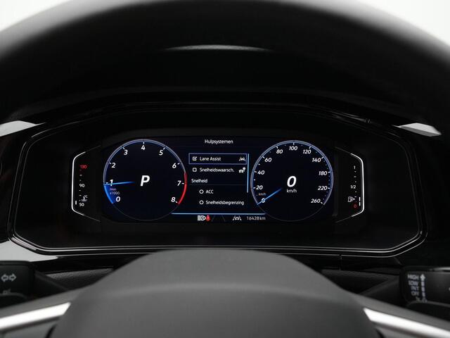 Volkswagen T-Roc 1.5 TSI 150 pk DSG R-Line Edition | Panoramadak | Achteruitrijcamera | Stoelverwarming | Sportonderstel