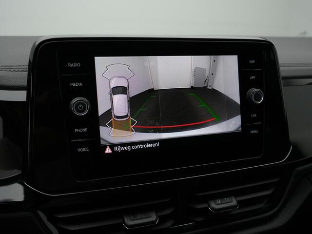 Volkswagen T-Roc 1.5 TSI 150 pk DSG R-Line Edition | Panoramadak | Achteruitrijcamera | Stoelverwarming | Sportonderstel