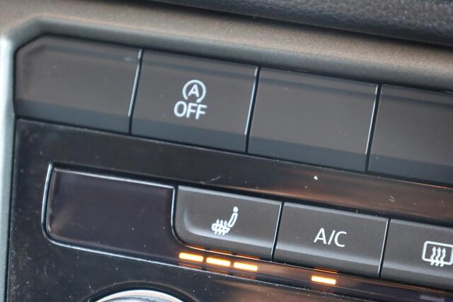 Volkswagen T-Roc 1.0 TSI Style Business CARPLAY ACC STOELVERW. LANE-ASSIST 2xPDC LMV ENZ.