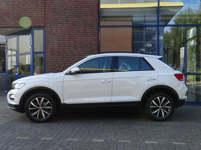 Volkswagen T-Roc 1.0 TSI Style Business Panoramadak Trekhaak