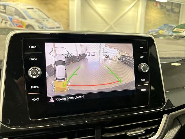 Volkswagen T-Roc 1.5 TSI 150pk R-Line Business · Camera · Apple/Android Car Play · Navi · P-Sensoren · ACC · 17'' Inch · Garantie t/m 20-06-2028 of 100.000km