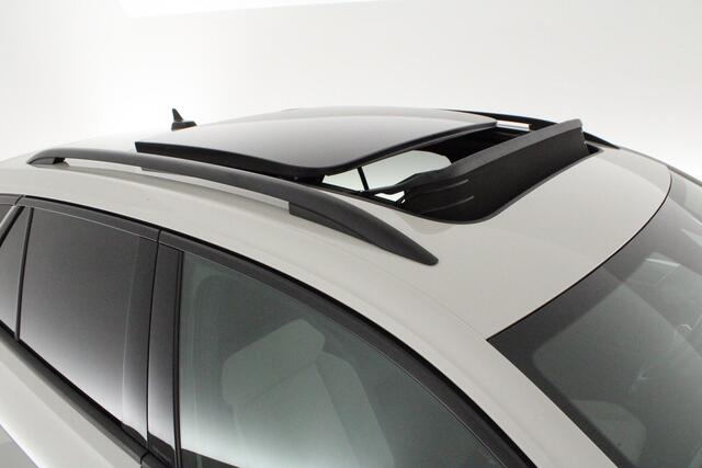 Volkswagen T-Roc 1.5 TSI 150pk DSG Style Camera Panoramadak IQ.Light Stoelverwarming Carplay