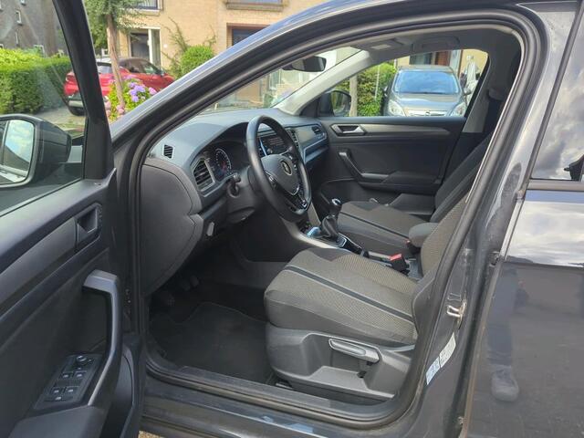 Volkswagen T-Roc 1.0 TSI 110pk Style / App-Connect / Parkeersensoren / airco / 16" LMV