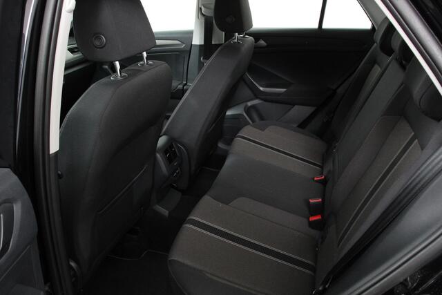 Volkswagen T-Roc 1.5 TSI 150pk Automaat Style | Navigatie | Climate Control | Adaptieve Cruise Control | Electrisch bedienbare achterklep | Camera | Parkeersensoren Voor en Achter | Verwarmbare voorstoelen