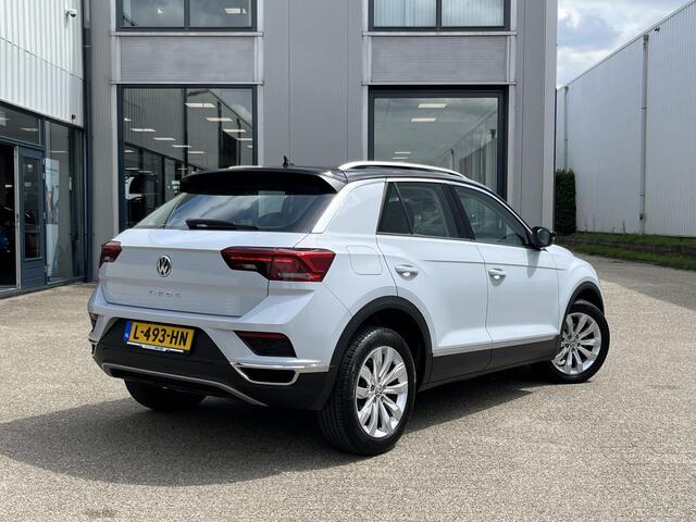 Volkswagen T-Roc 1.5 TSI Style | Leder/Navi/Pano.Dak/Clima/Adapt.Cruise/Afn.Trekhaak/Virtual/Apple CarPlay-Android Auto