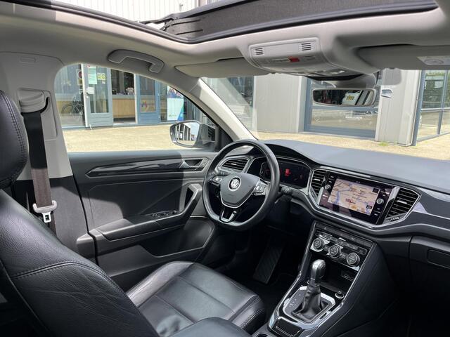 Volkswagen T-Roc 1.5 TSI Style | Leder/Navi/Pano.Dak/Clima/Adapt.Cruise/Afn.Trekhaak/Virtual/Apple CarPlay-Android Auto