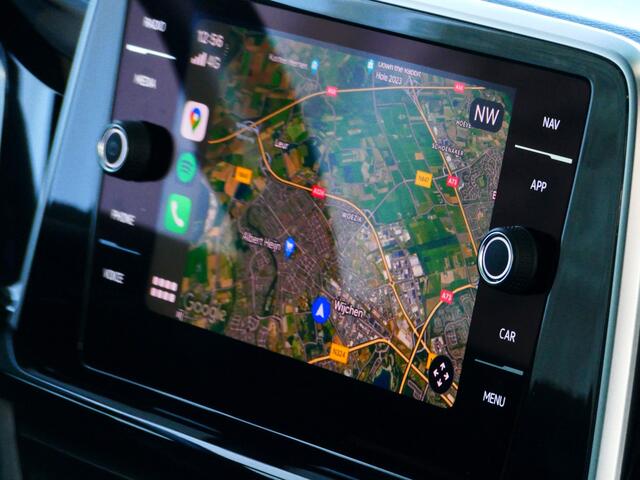 Volkswagen T-Roc 1.5 TSI 150PK R-LINE EVO IQ LIGHT ALCANTARA ELEK.KLEP CARPLAY STOEL/STUUR VERW. 18"LMV VIR.COCKPIT 2024 "Volkswagen rijden begint bij Topautos.nl - 75 topmodellen direct op voorraad!"