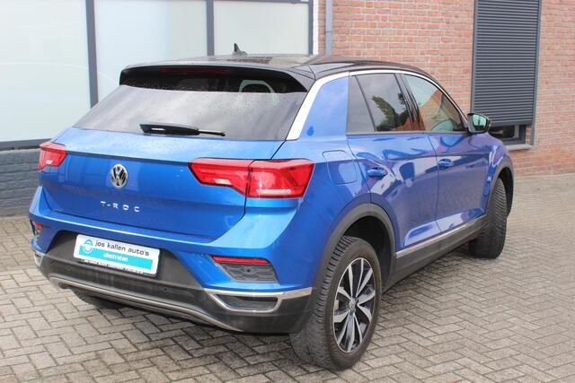 Volkswagen T-Roc 1.5 TSI Style 1.5 TSI 150pk, Navigatie, PDC V+A, Zwart Dak, 17", Virual Cockpit, All Weather banden.