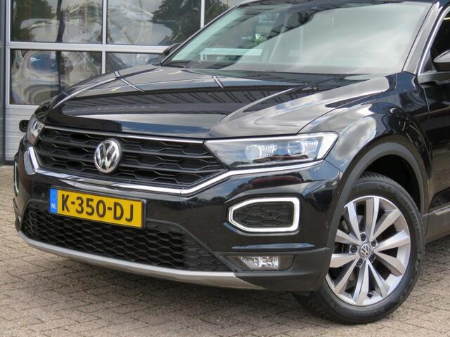 Volkswagen T-Roc 1.0 TSI 115pk STYLE / Digitaal dash. / Led / Elec.achterklep / Camera / 17 Inch / BOVAG garantie