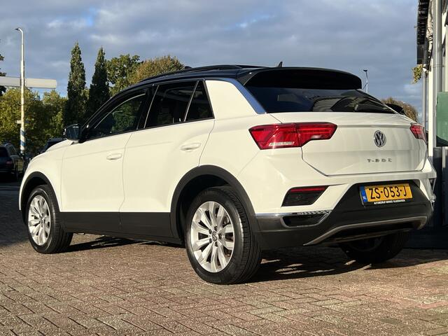 Volkswagen T-Roc 1.0 TSI Style | PANORAMADAK | ACHTERUITCAMERA | NAVIGATIE |