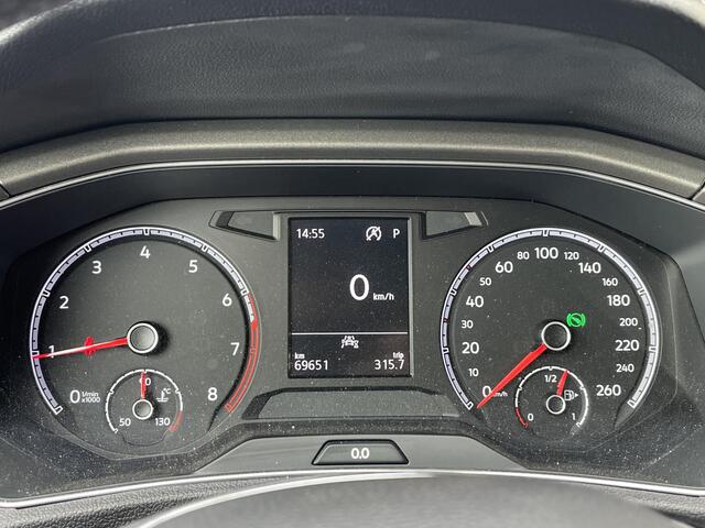 Volkswagen T-Roc 1.5 TSI Style | Stoel & Stuurverwarming | Achteruitrijcamera | Apple CarPlay / Android Auto | Elektrische Achterklep |