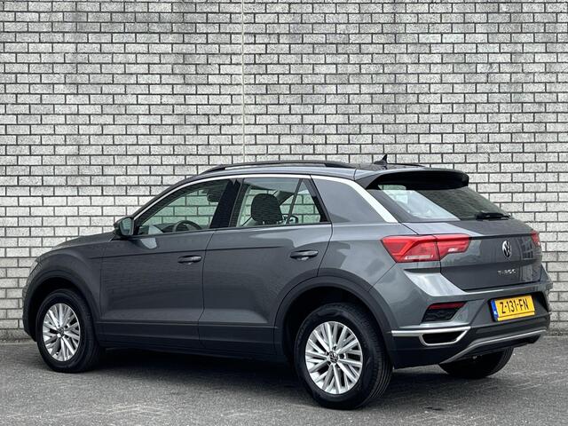 Volkswagen T-Roc 1.5 TSI Style | Stoel & Stuurverwarming | Achteruitrijcamera | Apple CarPlay / Android Auto | Elektrische Achterklep |