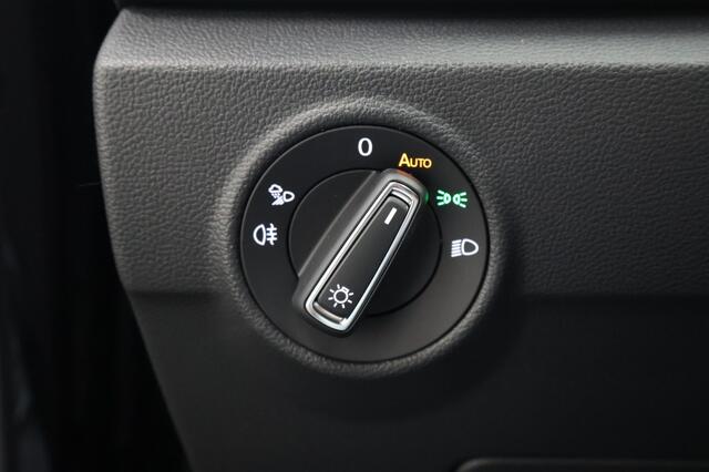 Volkswagen T-Roc 1.5 TSI R-Line Business 150PK DSG | ACC | Matrix LED | Trekhaak