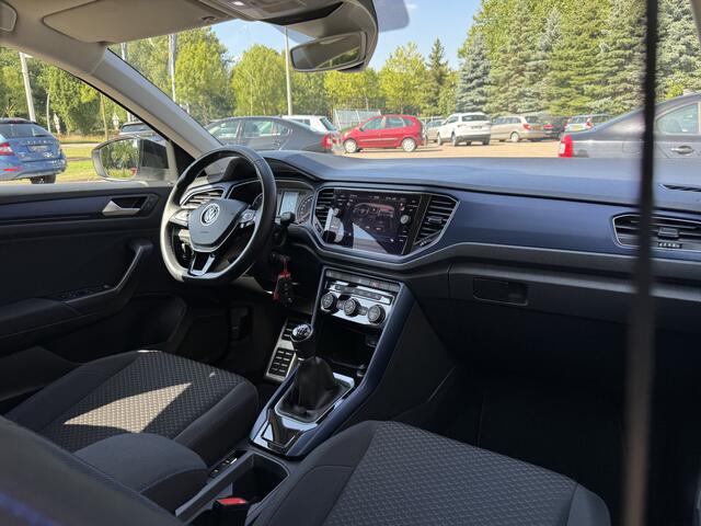 Volkswagen T-Roc 1.0 TSI UNITED 110 pK | CARPLAY | Stoelverwarming | 17" L.M. | Parkeersensoren V+A |