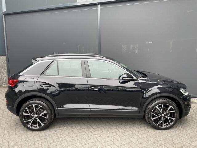 Volkswagen T-Roc 1.0 TSI Life Business Airco - cruise control - parkeersensoren voor en achter - Navigatie - Dakrails - Lederen stuurwiel