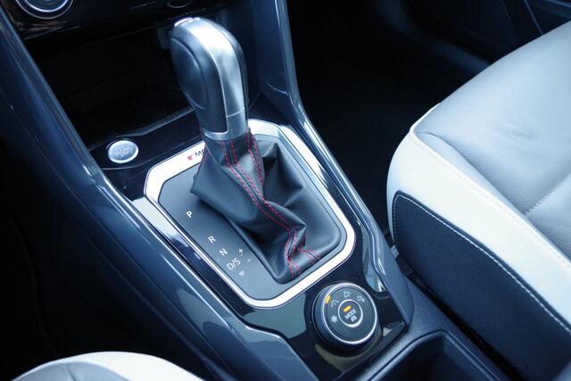 Volkswagen T-Roc 2.0 TSI 4Motion 190 PK Sport Automaat, *NL-AUTO*, Panoramadak, Winterpakket, Carplay, Camera, Beats-Audio