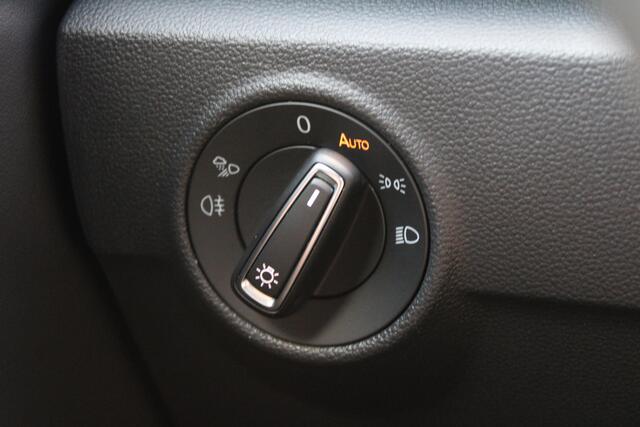 Volkswagen T-Roc 1.5 TSI Style 150pk - Ergostoel - LED - Navi - Camera - Stoelverwarming - Trekhaak - Rijklaar