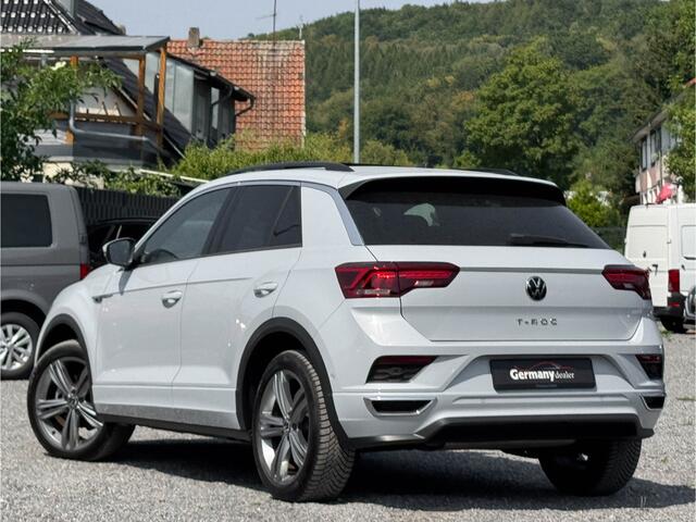 Volkswagen T-Roc 1.5TSI R-Line Pano Keyless ACC Dodehoek Zetels Trekhaak