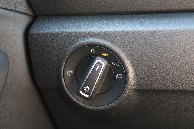 Volkswagen T-Roc 1.5 TSI Life Edition 150pk - ACC - LED - Navi - Stoelverwarming - Blind Spot - Virtual cockpit - Rijklaar