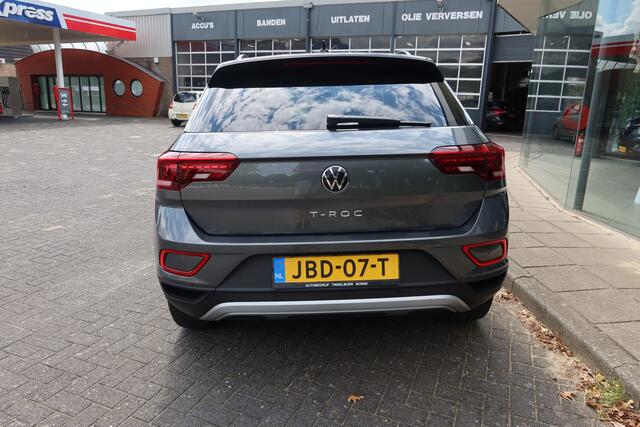 Volkswagen T-Roc 1.5 TSI 150PK AUTOMAAT Life Edition 10dkm! Navi I All-Season I